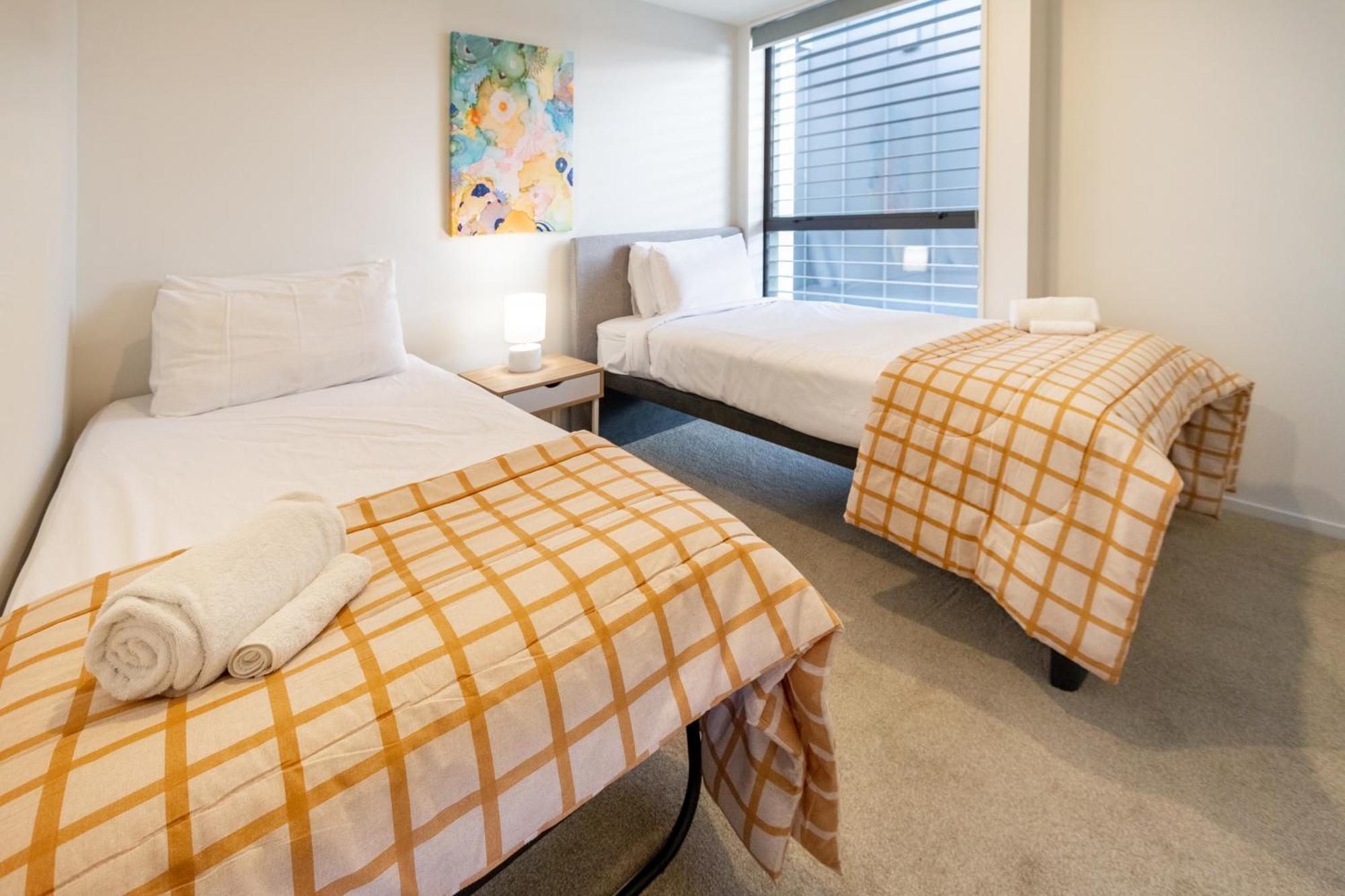 Modern 2 Bed 2 Bath Opposite Hagley Park Apartment Christchurch Exterior foto