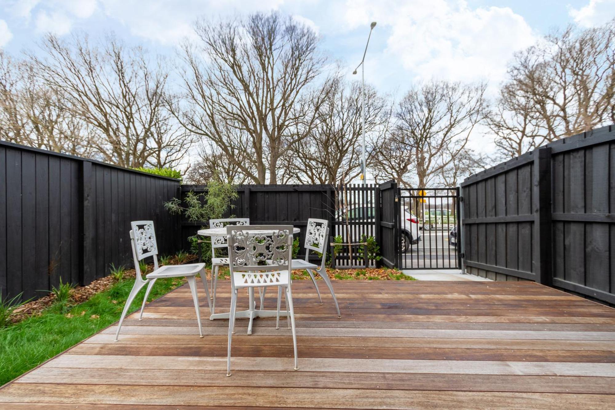 Modern 2 Bed 2 Bath Opposite Hagley Park Apartment Christchurch Exterior foto